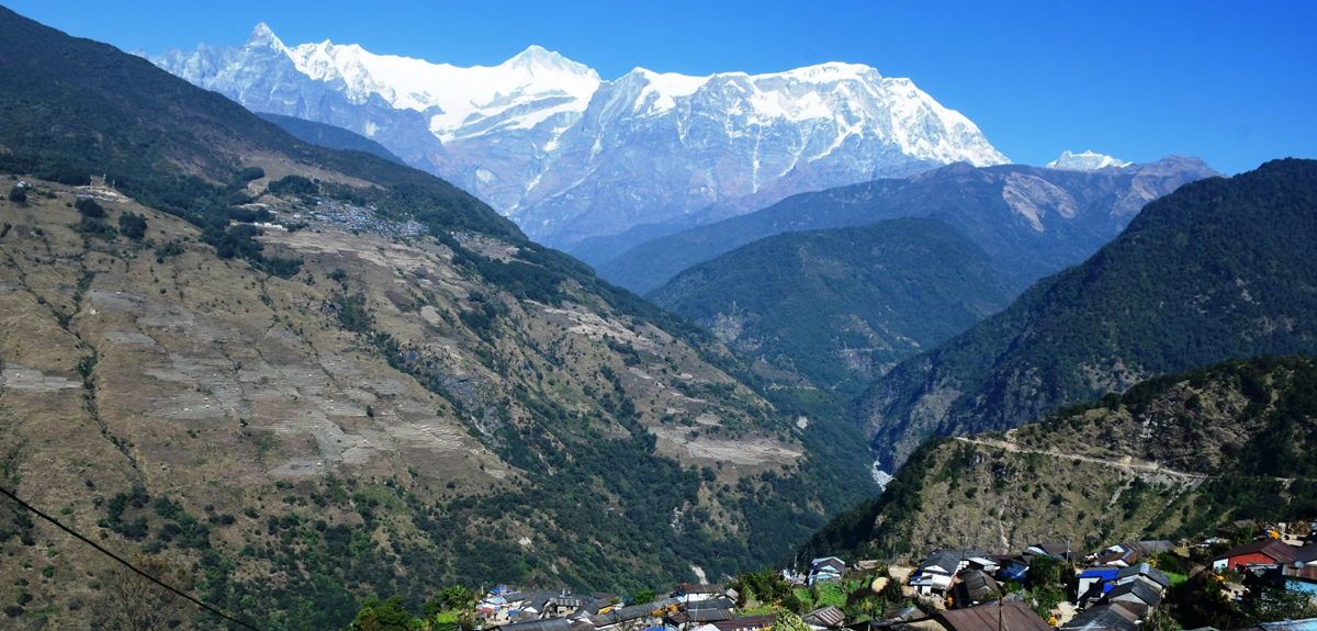 हिउँ नपर्दा पर्यटक ठप्प, मर्कामा पर्यटन व्यवसायी